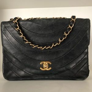 CHANEL Lambskin Ribbon Stitched Flap Back